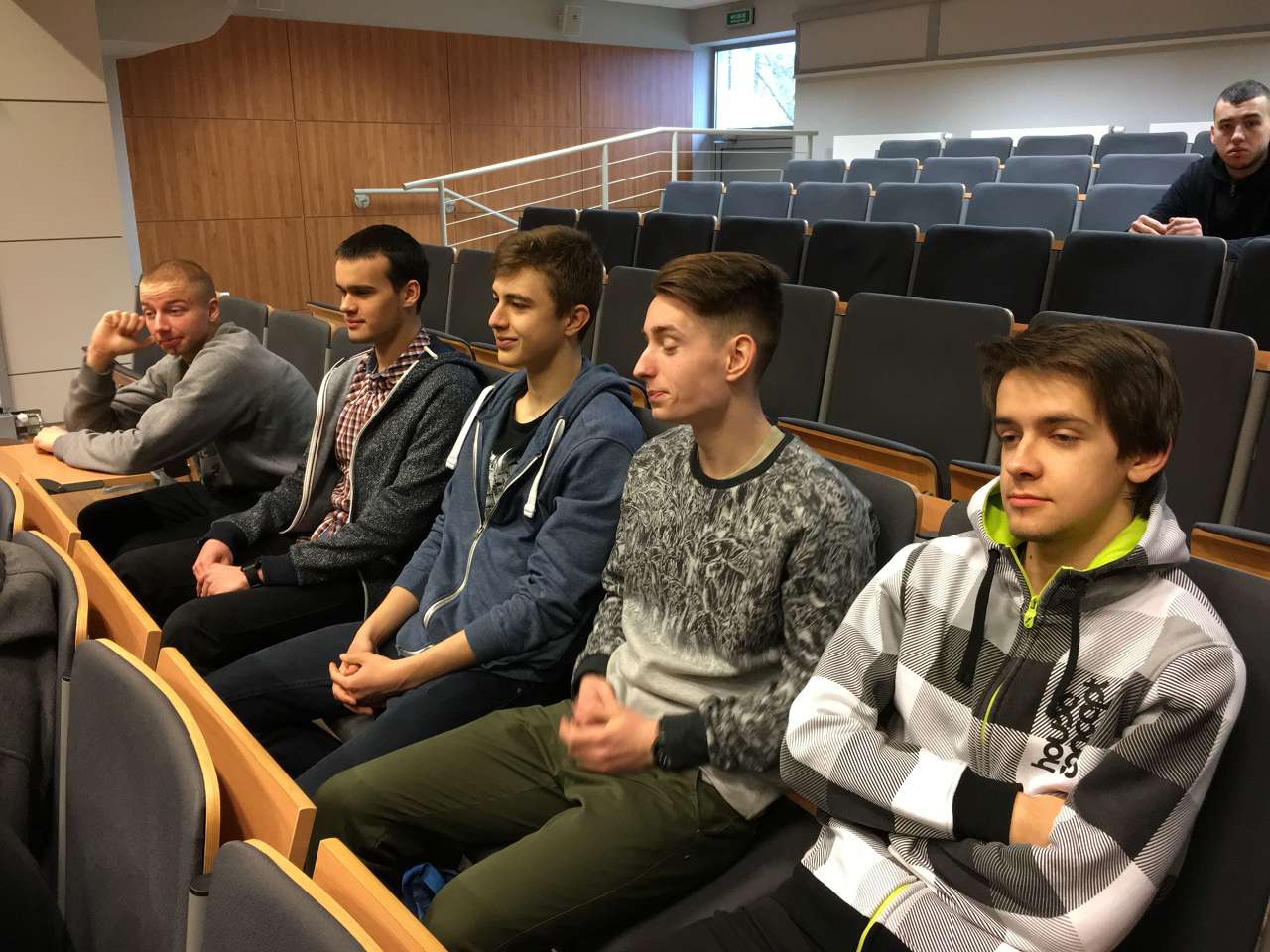 Uczniowie LO podczas wykładu na Politechnice Białotockiej